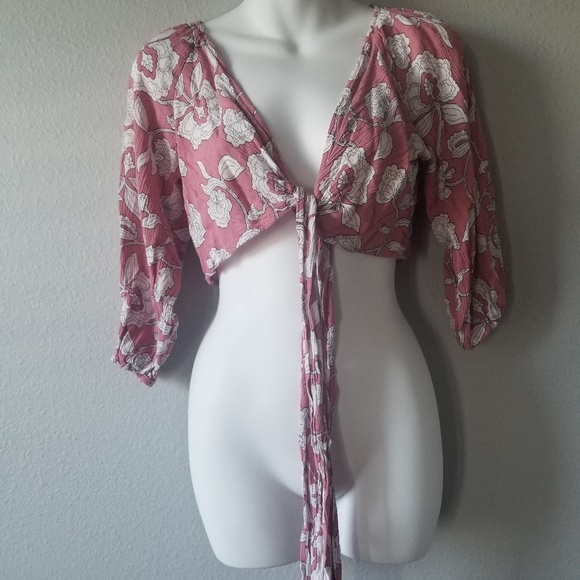 Cropped tie up front top - Picture 2 of 3